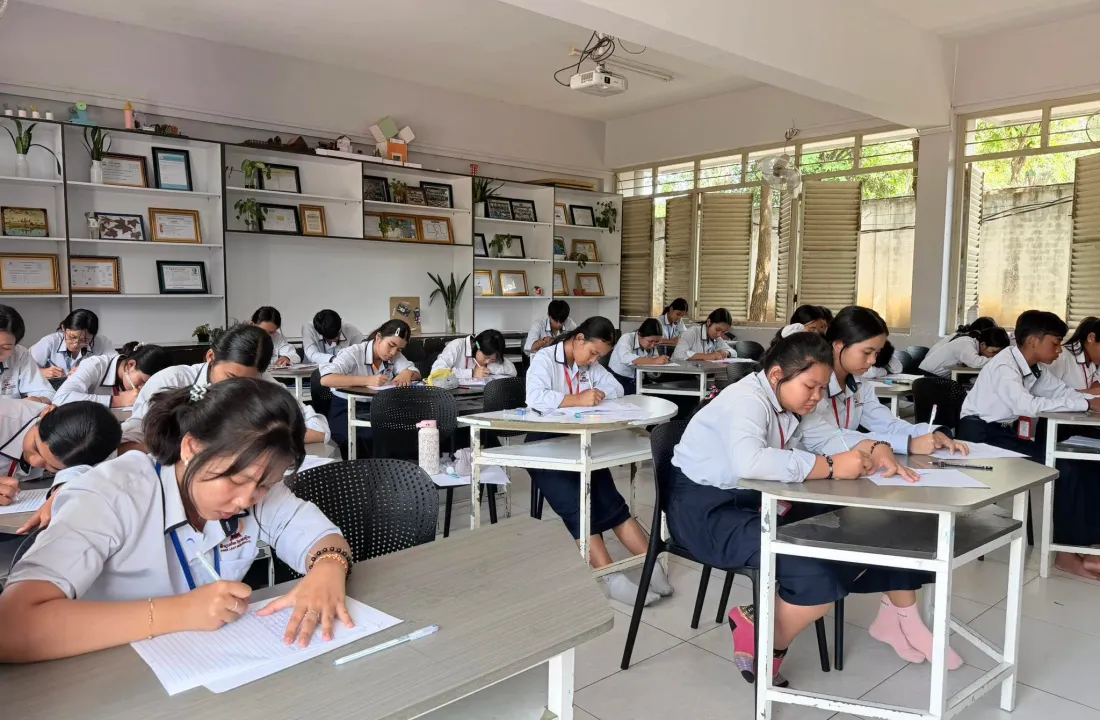 ក្រសួងអប់រំគ្រោងអនុវត្តការបង្រៀន និងរៀនតាមអនឡាញ នៅកម្រិតមធ្យមសិក្សា ចំពេលវិបត្តិតម្លៃប្រេងឥន្ទនៈកើនឡើង