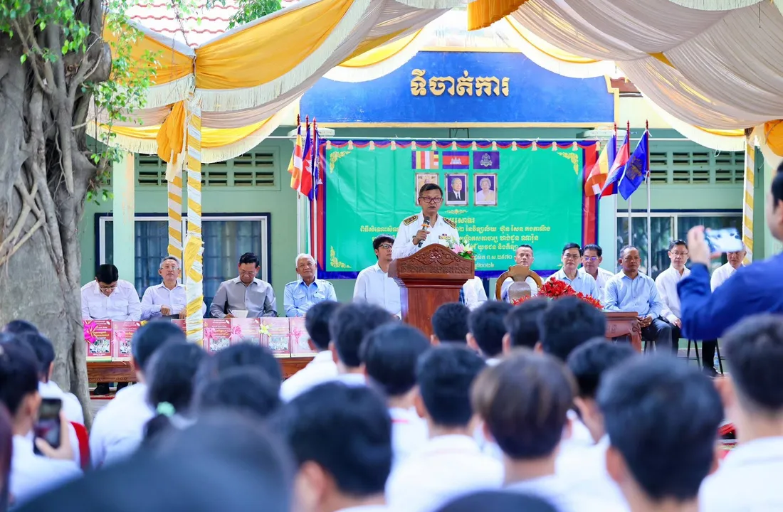 រដ្ឋមន្រ្តីអប់រំ លើកទឹកចិត្តសិស្សត្រៀមប្រឡងបាក់ឌុប បន្តខិតខំរៀនឱ្យអស់ពីលទ្ធភាព