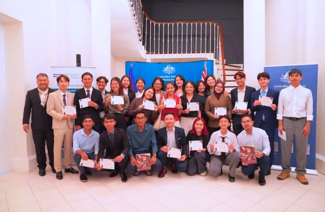យុវជន​ឆ្នើម​កម្ពុជា​ ​២៨​រូប​ ក្លាយ​ជា​អ្នកវិភាគ​គោលនយោបាយ​ជំនាន់​ថ្មី​ ​ក្រោយ​ទទួល​ការ​បណ្ដុះបណ្ដាល​ពី​អូស្ត្រាលី​