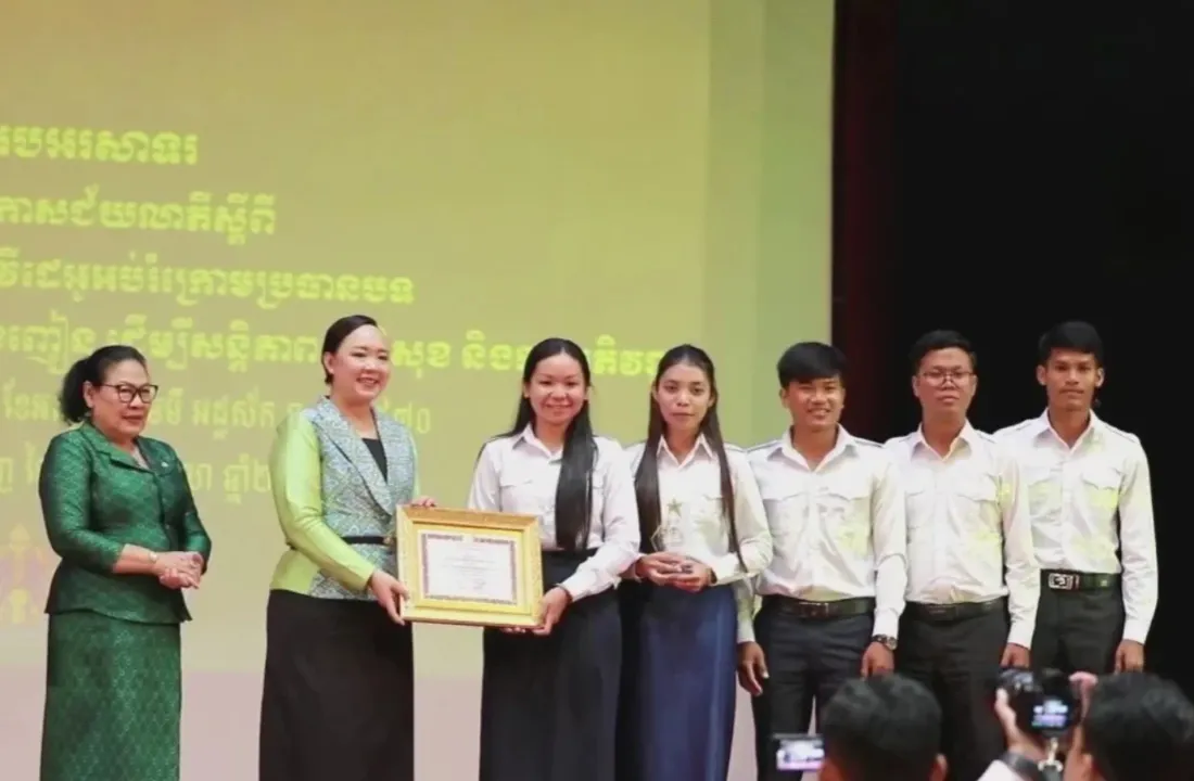 គរុនិស្សិតខេត្តបន្ទាយមានជ័យ ជាប់ជ័យលាភីលេខ១ ក្នុងការប្រកួតផលិតវីដេអូប្រយុទ្ធប្រឆាំងគ្រឿងញៀន