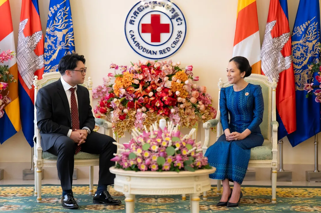 ការចូលរួមឧបត្ថម...