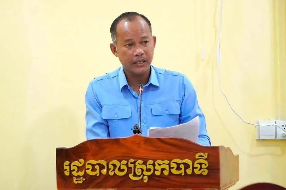 អភិបាលស្រុកបាទី...