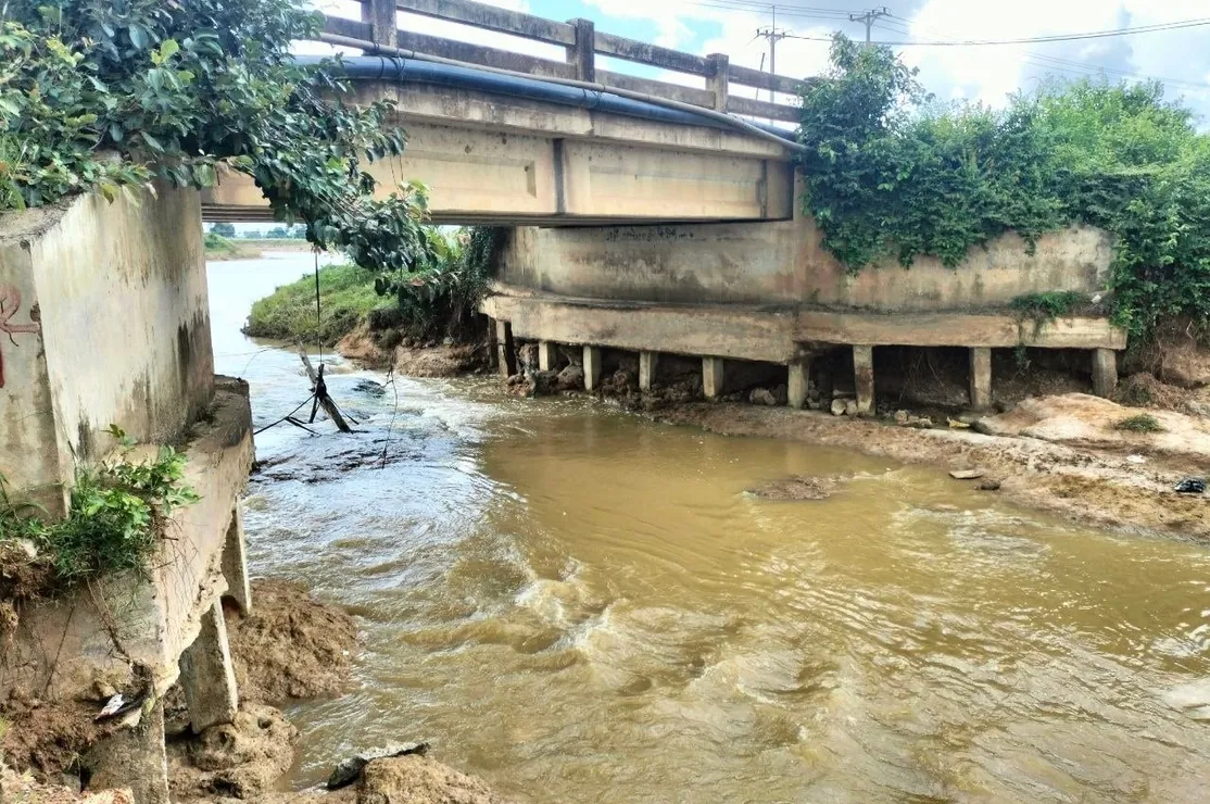 ជំនន់ទឹកភ្លៀងធ្...