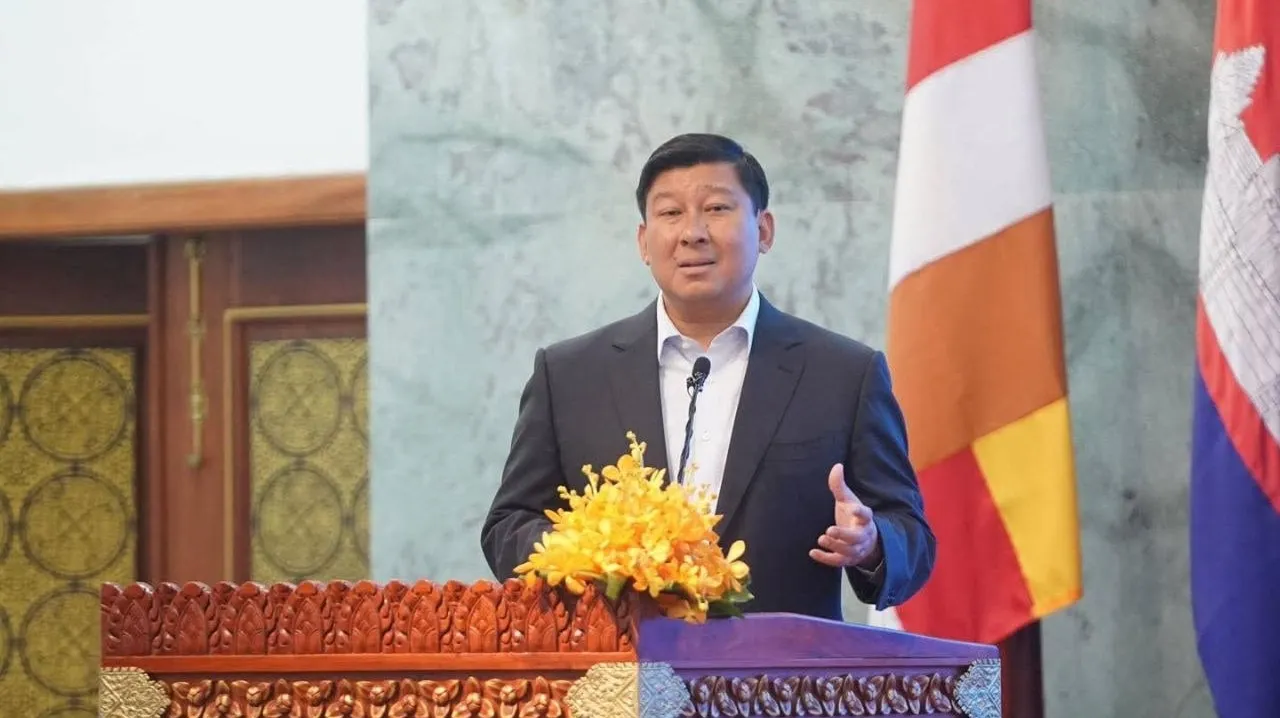 ក្រសួងដែនដីរៀបច...