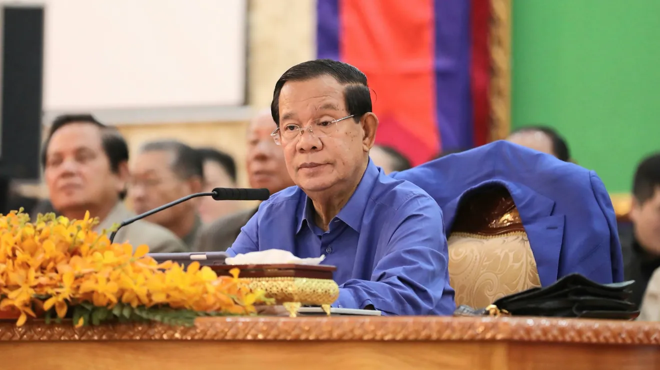 សម្តេចតេជោ ហ៊ុន...