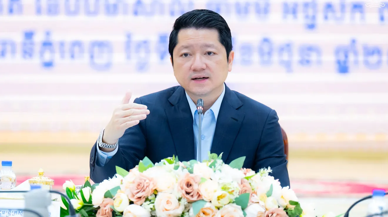 ឯកឧត្តម សុខ សូក...