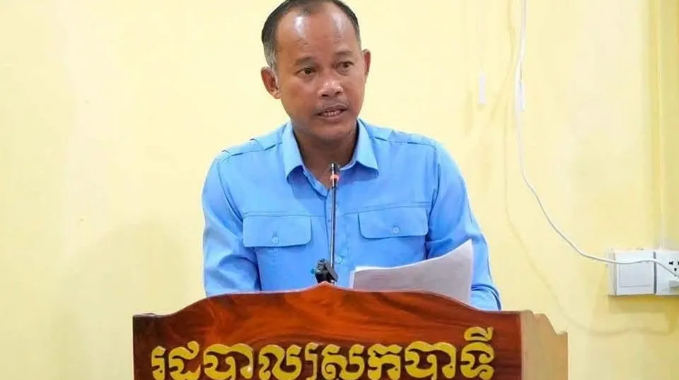 អភិបាលស្រុកបាទី...