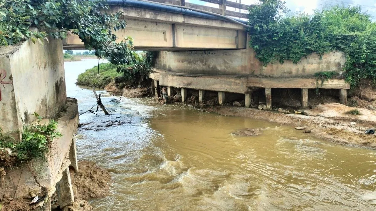 ជំនន់ទឹកភ្លៀងធ្...
