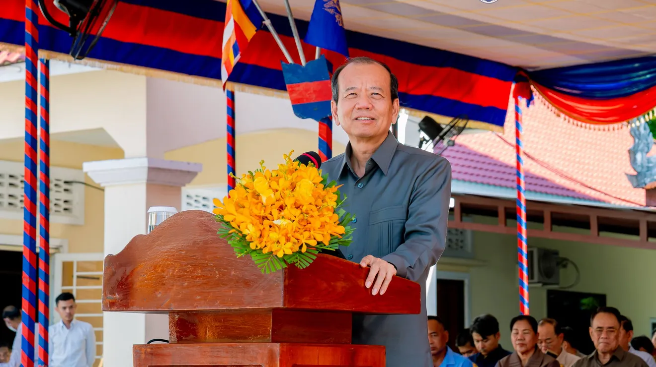 ឯកឧត្តមរដ្ឋមន្រ...