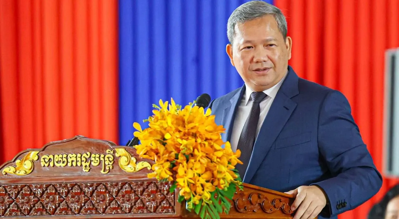 រដ្ឋាភិបាលអះអាងមិនកាត់ថវិកាអប់រំ និងសុខាភិបាល ដើម្បីវិស័យការពារជាតិ ខណៈអ្នកជំនាញចាត់ទុកជាទិសដៅត្រឹមត្រូវសម្រាប់អភិវឌ្ឍប្រទេស