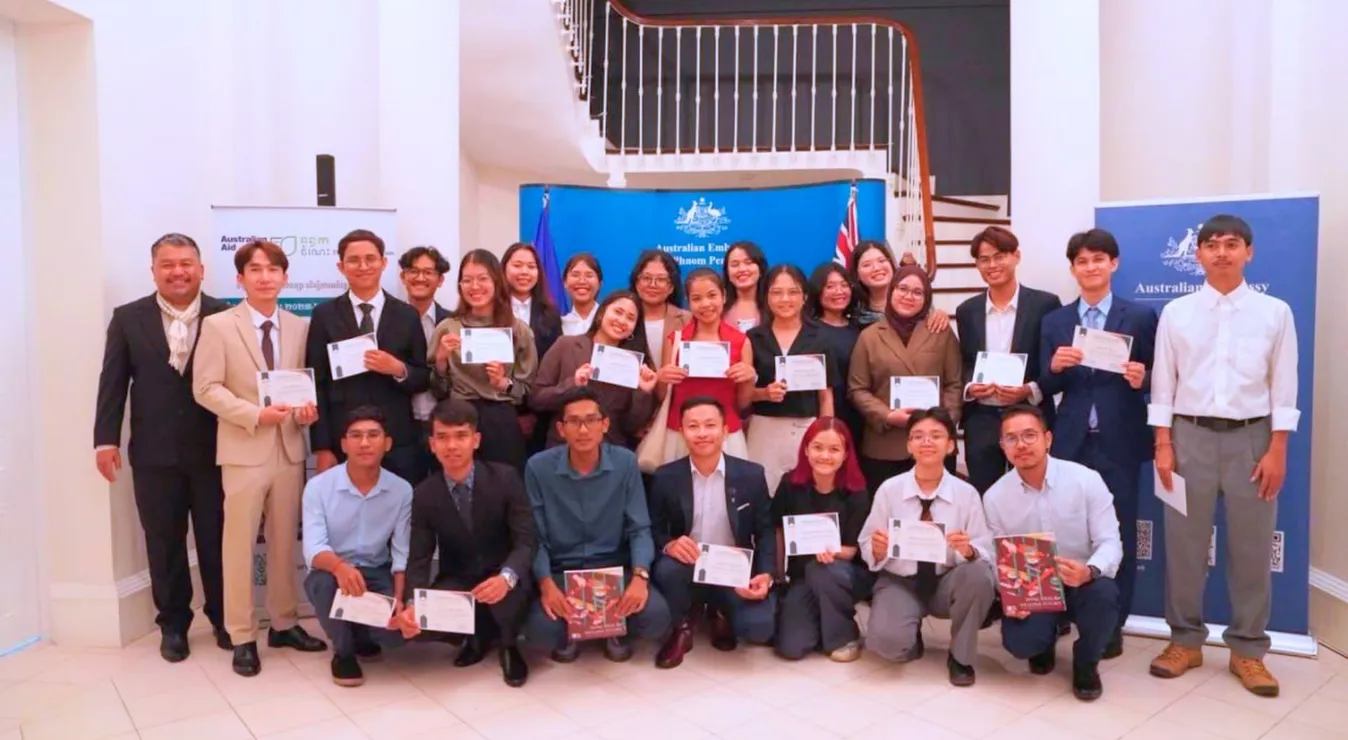 យុវជន​ឆ្នើម​កម្ពុជា​ ​២៨​រូប​ ក្លាយ​ជា​អ្នកវិភាគ​គោលនយោបាយ​ជំនាន់​ថ្មី​ ​ក្រោយ​ទទួល​ការ​បណ្ដុះបណ្ដាល​ពី​អូស្ត្រាលី​