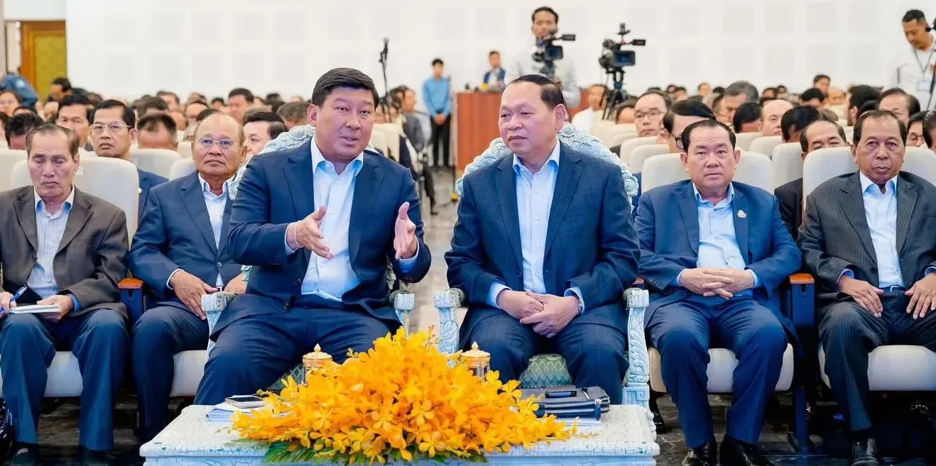 ក្រសួងរៀបចំដែនដី សហការជាមួយក្រសួងអភិវឌ្ឍន៍ជនបទ ប្រែក្លាយភូមិឋានពលរដ្ឋទៅជាបុរីជនបទ និងកសាងខឿនសេដ្ឋកិច្ចជាតិ - AMS Article Thumbnail