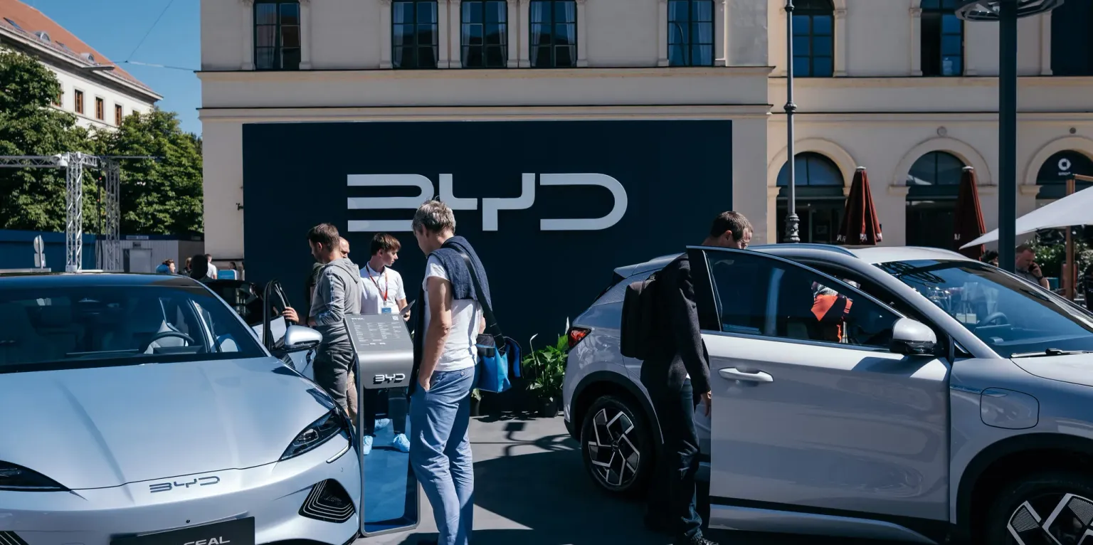 ទីផ្សាររថយន្តអគ្គិសនីរបស់ចិននៅប្រទេសអាល្លឺម៉ង់ កើនឡើងខ្លាំង ដោយសារតម្លៃប្រេងបន្តឡើងខ្ពស់ឥតឈប់ឈរ - AMS Article Thumbnail