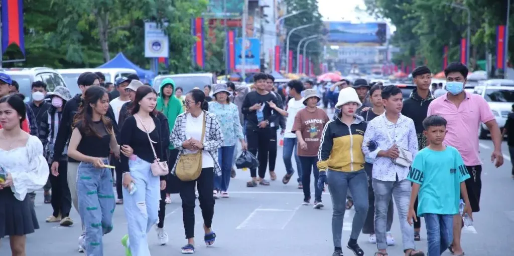 ឆ្នាំ២០៥០ ប្រាក់ចំណូល​ប្រចាំឆ្នាំសម្រាប់ប្រជាជនកម្ពុជាម្នាក់ ជាមធ្យម​ រំពឹង​កើនឡើងរហូតដល់​ ១៤ ០០០ដុល្លារ​ - AMS Article Thumbnail