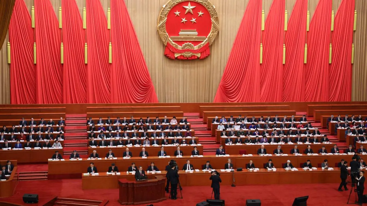 ឆ្នាំនេះ ចិន ត្រៀមចាយ ២៧៦ ពាន់លានដុល្លារពង្រឹងវិស័យការពារជាតិ - AMS Article Thumbnail