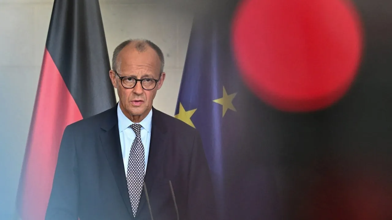 អាល្លឺម៉ង់ ថា អ៊ុយក្រែន អាចនឹងលះបង់ទឹកដី ដូរយកសន្តិភាព និងបើកផ្លូវចូលអឺរ៉ុប - AMS Article Thumbnail