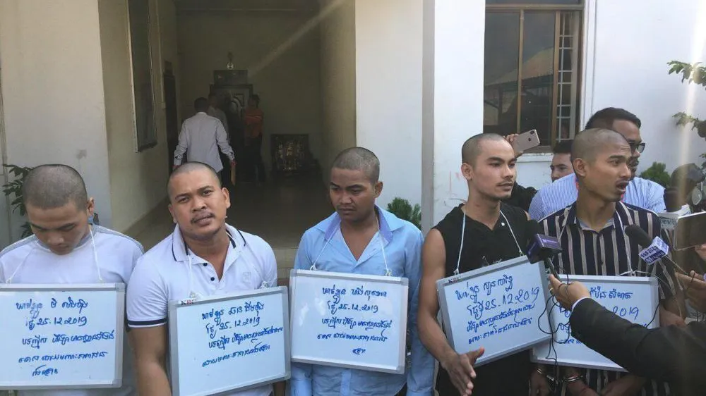 បង្ហាញមុខក្រុមជនដៃដល់ចំនួន ៨នាក់ ក្រោយពីបានធ្វើសកម្មភាពវាយតបកាប់ចាក់គ្នានៅក្លិបហ្គោលឡាញបណ្ដាលឲ្យស្លាប់មនុស្សម្នាក់