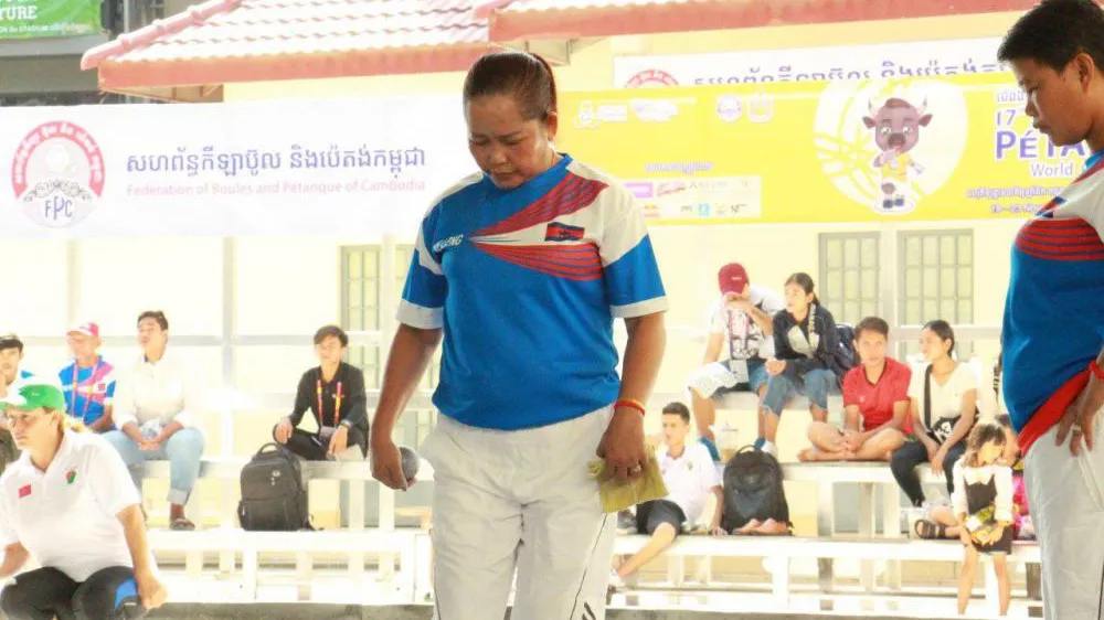 ក្រុមនារីកម្ពុជាទាំងពីរក្រុម នឹងក្រុមយុវជនកម្ពុជាមួយក្រុម យកឈ្នះគូរប្រជែងរៀងខ្លួន ឡើងវគ្គ៨ក្រុមចុងក្រោយ នៃការប្រកួតកីឡាប៉េតង់ជើងឯកពិភពលោក លើកទី១៧