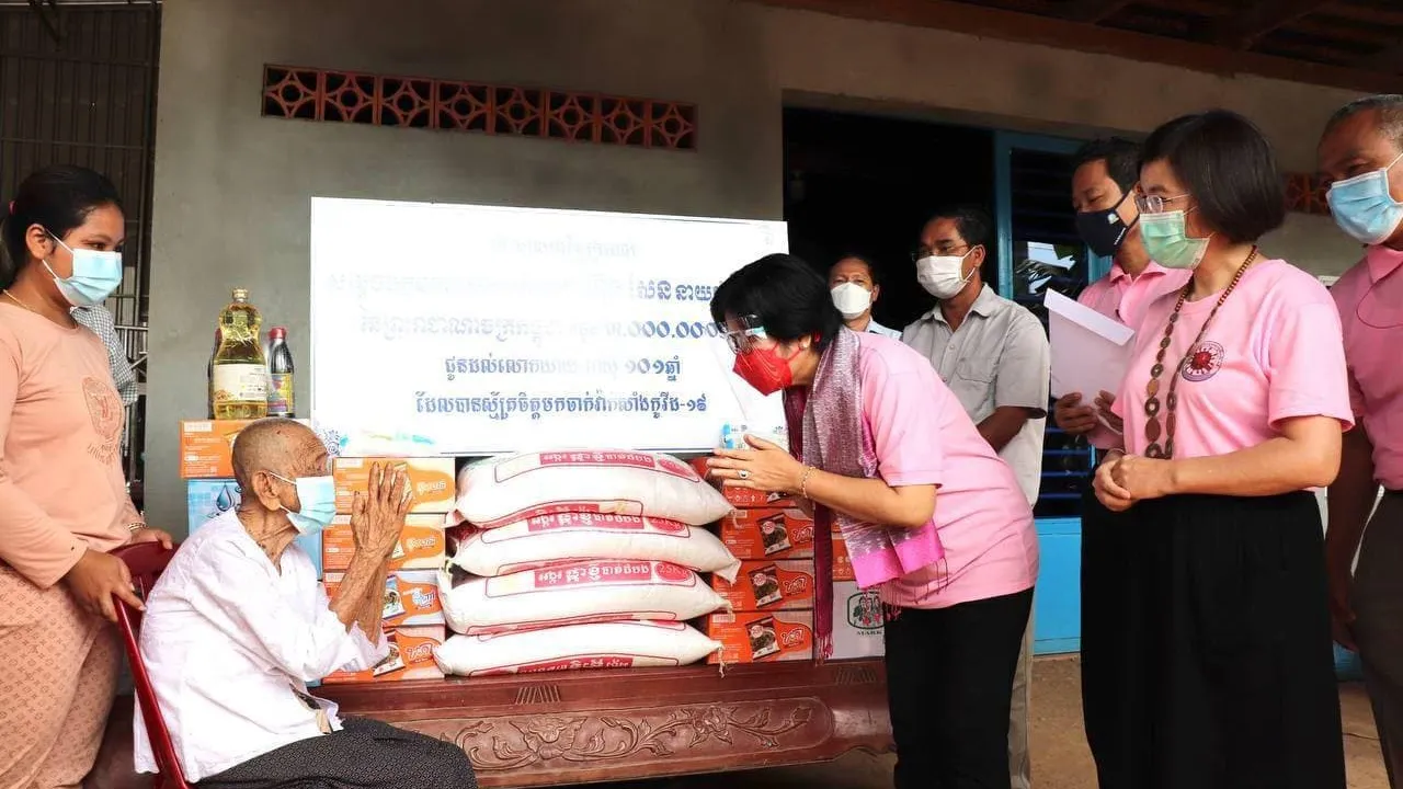 មិននឹកស្មានដល់៖ប្រជាជនកម្ពុជាដែលមានអាយុ១០០ឆ្នាំឡើង មានជាង៣០០០នាក់