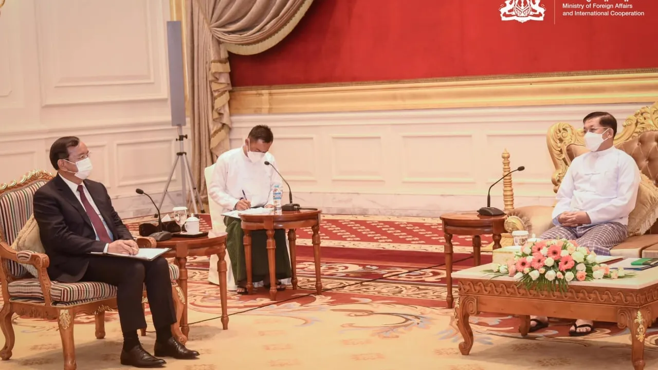 ទស្សនកិច្ច​លើកដំបូង ៖ ឯកឧត្តម ប្រាក់ សុខុន ជួប​ជាមួយ​ឯកឧត្តម មីង អោ​ង​ឡាំង​ ផ្លាស់ប្តូរ​ទស្សនៈ​ស្តីពី​ការអនុវត្តនិង​វឌ្ឍនភាព​នៃ​ការព្រមព្រៀង​ជា​ឯក​ច្ឆ​ន្ទប្រាំ​ចំណុច​របស់​អាស៊ាន​