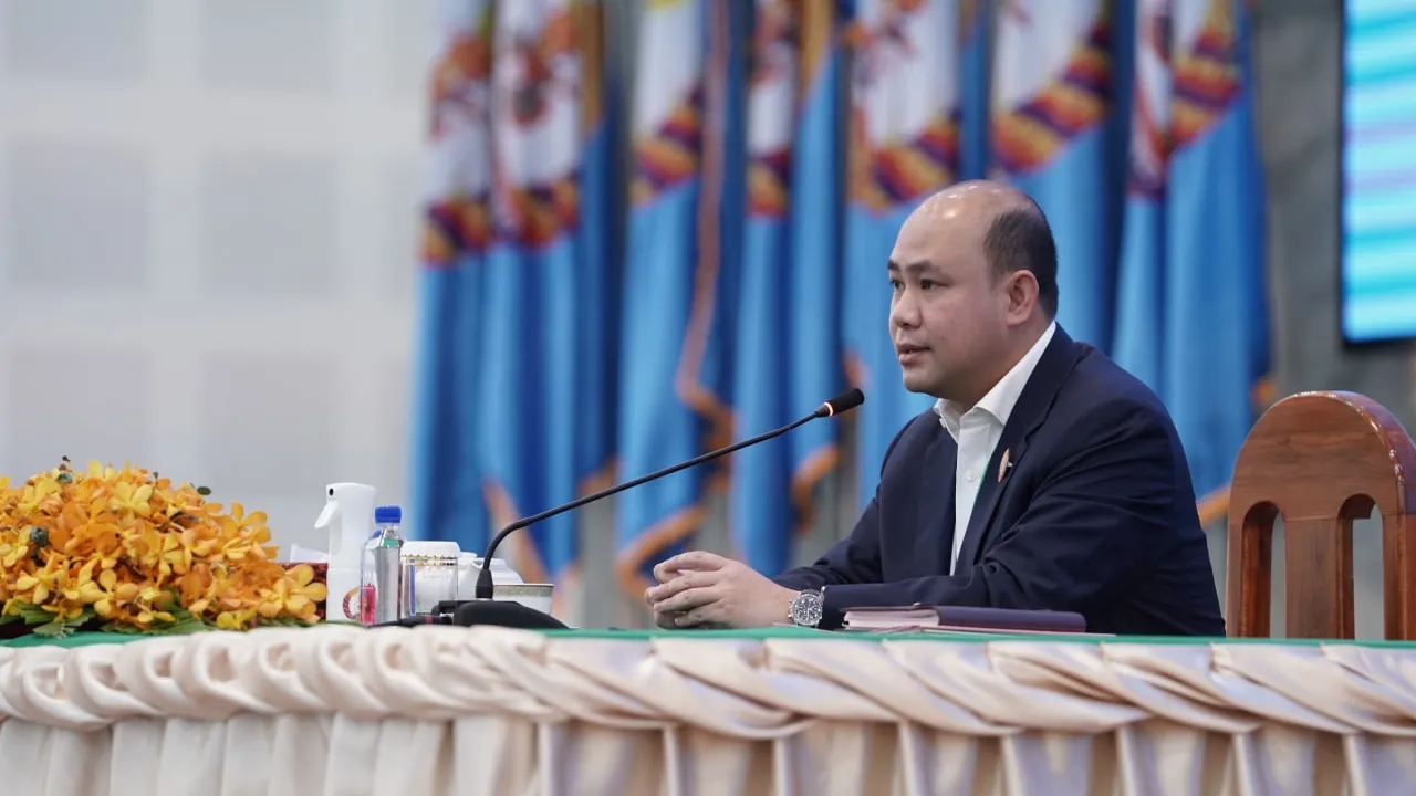 ឯកឧត្តម ហ៊ុន ម៉ានី ប្រាប់សកម្មជនគណបក្សប្រជាជនថា ការធ្វើនយោបាយ ជាពិសេសតាមរយៈការផ្សព្វផ្សាយត្រូវធ្វើជាមួយប្រជាសាស្ត្រផង ភូមិសាស្ត្រផង និងស្របជាមួយបរិបទផង