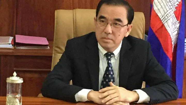 ព្រះ មហាក្សត្រចេញព្រះរាជក្រឹត្យបញ្ចប់តំណែងរដ្ឋមន្ត្រី ក្រសួងកសិកម្ម រុក្ខាប្រមាញ់ និងនេសាទ