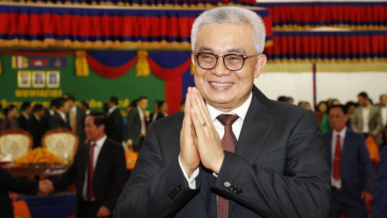 សម្តេចតេជោ ហ៊ុន សែន ចាត់តាំងឯកឧត្តម អូន ព័ន្ធមុនីរ័ត្ន ជារដ្ឋមន្ត្រីស្តីទីនៃក្រសួងកសិកម្ម រុក្ខាប្រមាញ់ និងនេសាទ បន្ថែមលើមុខងារបច្ចុប្បន្ន