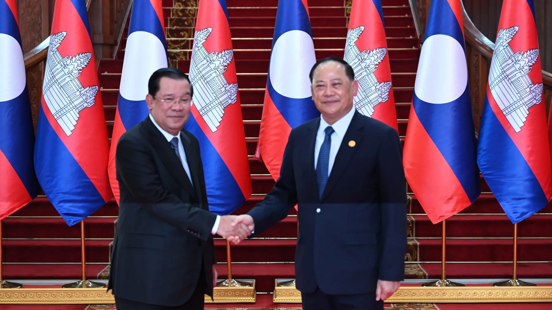 សម្តេចតេជោ ហ៊ុន សែន៖ កម្ពុជា-ឡាវ សម្រេចផ្លាស់ប្តូរអ្នកទោសទៅវិញទៅមកដោយគ្មានលក្ខខណ្ឌ