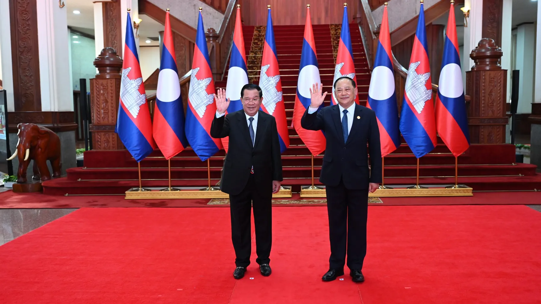 កម្ពុជា-ឡាវ ពិភាក្សាគ្នាពាក់ព័ន្ធផ្លូវដែកល្បឿនលឿន ដើម្បីជំរុញដល់ការតភ្ជាប់វិស័យទេសចរណ៍រវាងប្រទេសទាំងពីរ