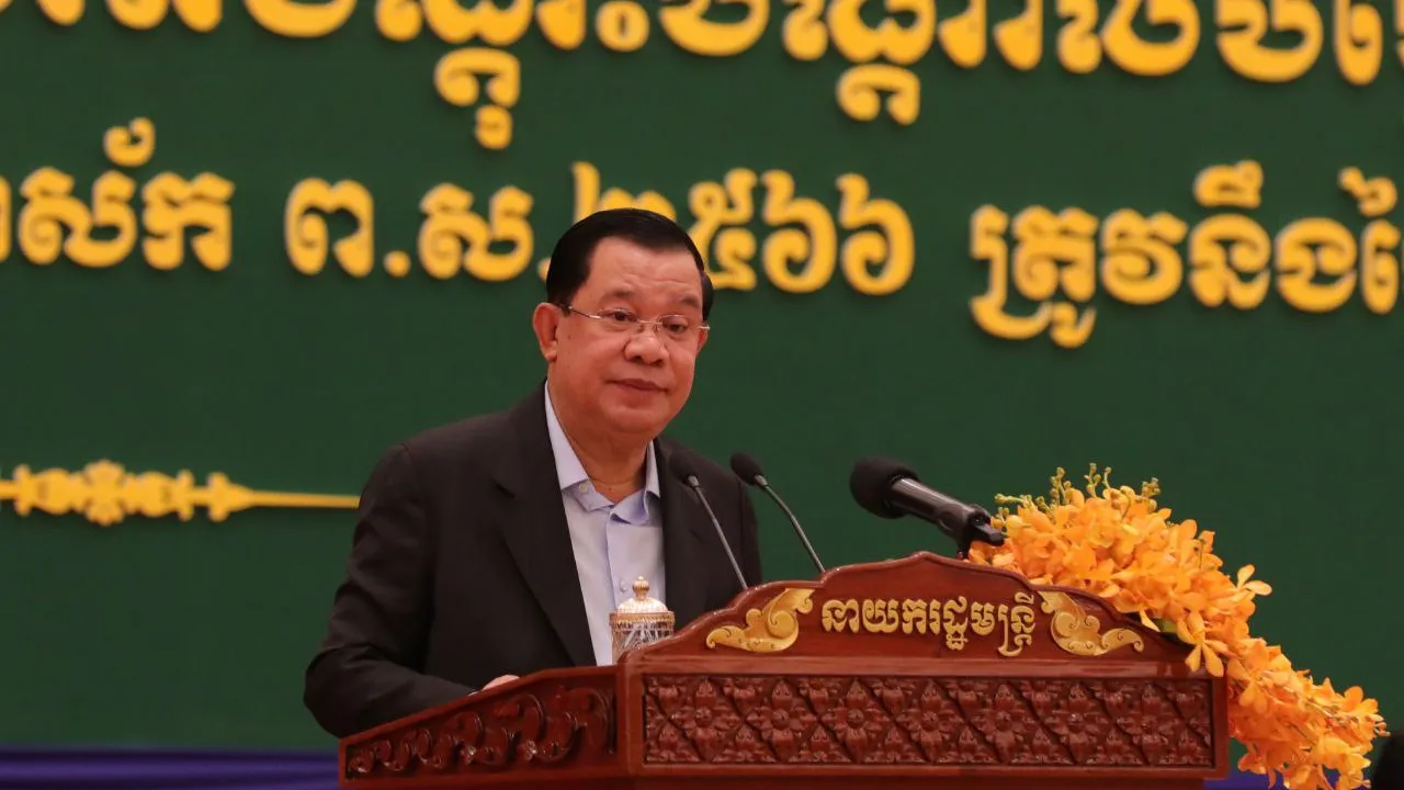 សម្ដេចតេជោ ហ៊ុន សែន លើកទឹកចិត្តដល់បណ្ដាប្រទេសនានា ធ្វើការវិនិយោគផ្លូវរថភ្លើង នៅកម្ពុជា ឱ្យក្លាយជាផ្លូវរថភ្លើងល្បឿនលឿនទាំងអស់