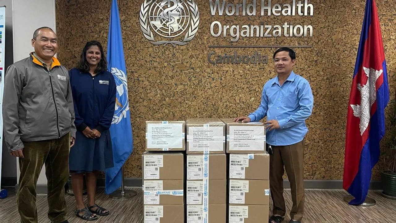 ក្រសួងសុខាភិបាលទទួលបានឱសថ Tamiflu សម្រាប់ព្យាបាល និងបង្ការជំងឺផ្តាសាយបក្សី ចំនួនបីពាន់ដូសពីអង្គការ សុខភាពពិភពលោក