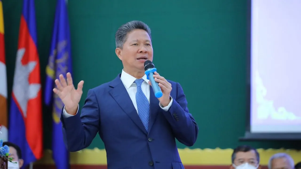 រដ្ឋមន្រ្តីក្រសួងសាធារណការជំរុញស្ថាប័នជំនាញត្រូវបង្រៀននិស្សិតសិក្សាផ្នែកសារធារណការ និងដឹកជញ្ជូនឱ្យមានសមត្ថភាពខ្ពស់