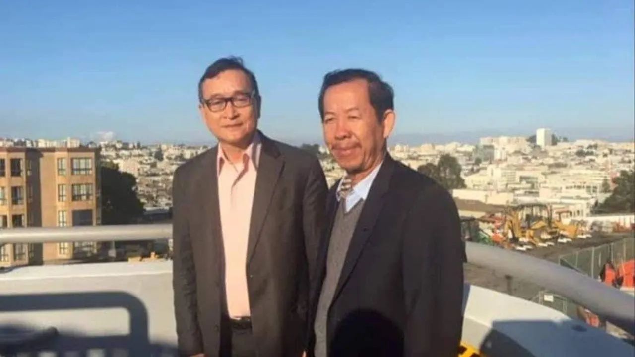 ព័ត៌មានបែកធ្លាយពីផ្ទៃក្នុង៖ រ៉ុង ឈុន កំពុងរួមដៃជាមួយ សម រង្ស៊ី បំផ្លាញគណបក្សភ្លើងទៀន