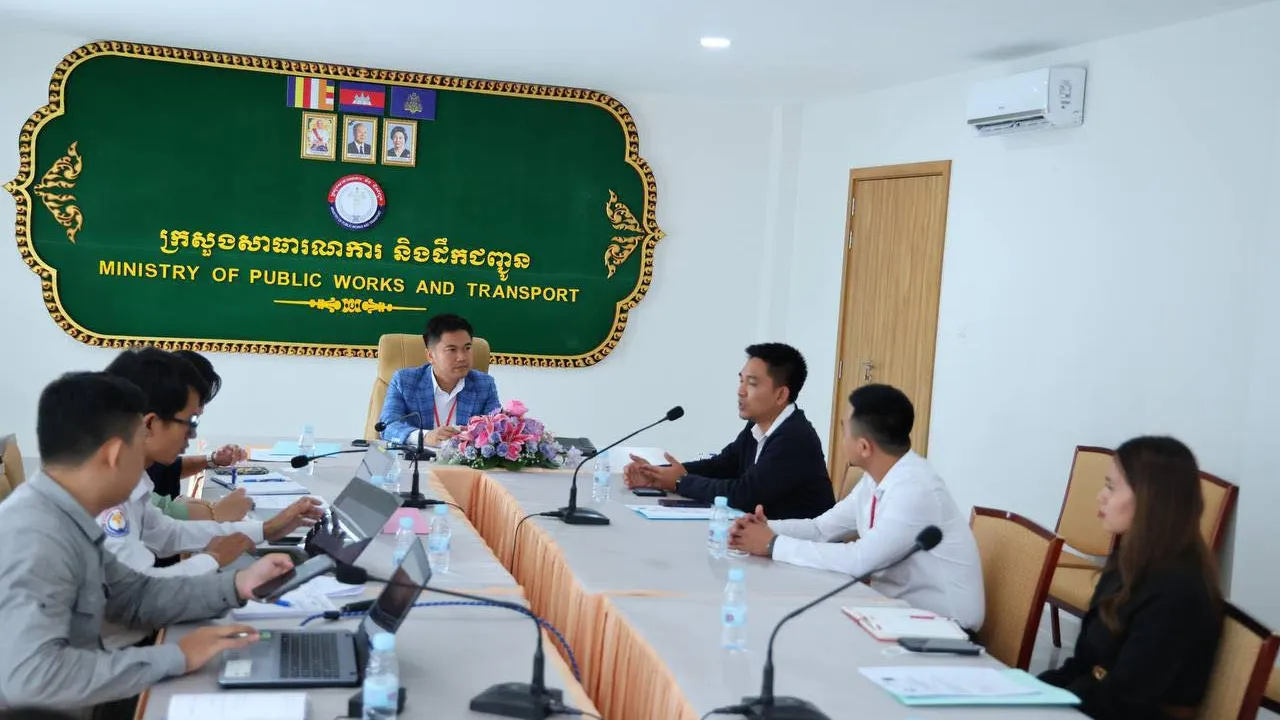 ក្រសួងសាធារណការ ពិភាក្សាជាមួយដៃគូធនាគារ ផ្តល់សេវាសាធារណៈ និងសេវាផ្លូវល្បឿនលឿនឱ្យបានរហ័ស