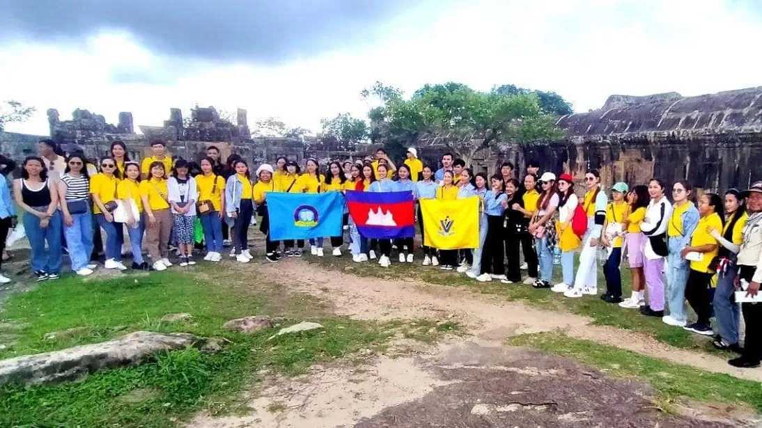 ចលនាប្រឡងប្រណាំង “បដិសណ្ឋារកិច្ចល្អក្នុងវិស័យទេសចរណ៍”ឆ្នាំ២០២៣-២០២៤ ត្រូវបានប្រកាសឱ្យអនុវត្ត