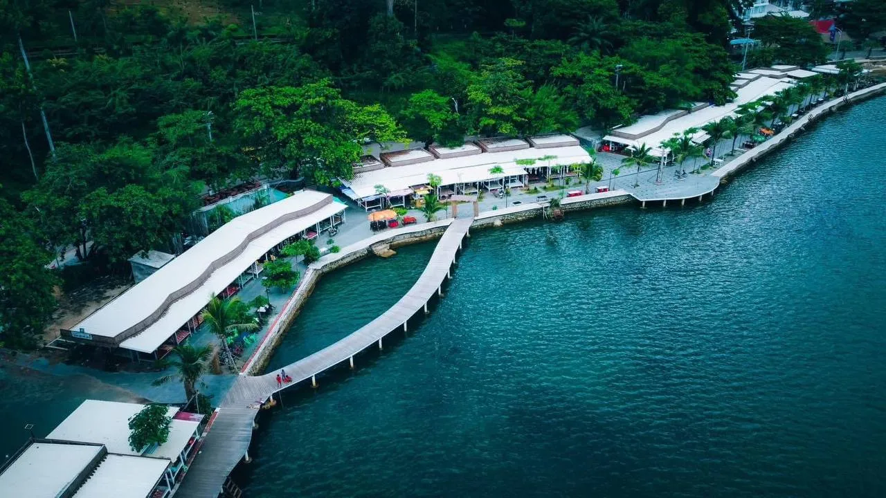 ឆ្នេរកែបថ្មី ក្រុងកែប ខេត្តកែប