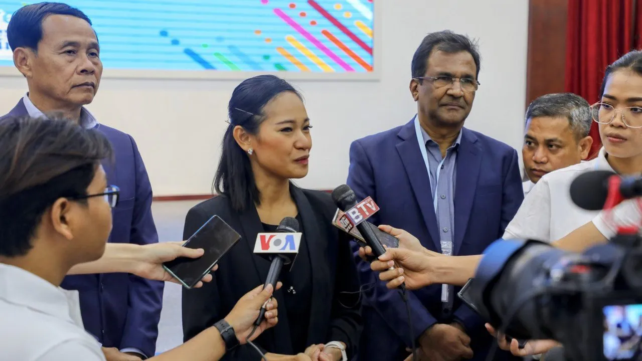 សាច់បង្កកជិត ៤០ម៉ឺនគីឡូក្រាម ដែល សមត្ថកិច្ច រកឃើញ ថាគ្មានច្បាប់ នឹងត្រូវកម្ទេចចោលបើ រក ឃើញថា ជាសាច់ខូចគុណភាព