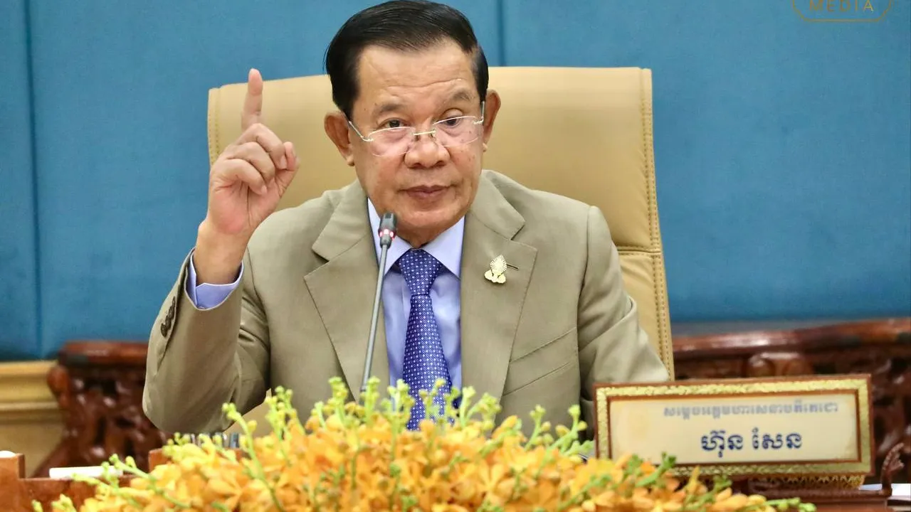 សម្តេចតេជោ ហ៊ុន សែន ដឹកនាំកិច្ចប្រជុំគណៈកម្មាធិការសមាជរដ្ឋសភា និងព្រឹទ្ធសភា ដើម្បីពិភាក្សាលើប្រធានបទសំខាន់ចំនួន ៣ របស់ជាតិ