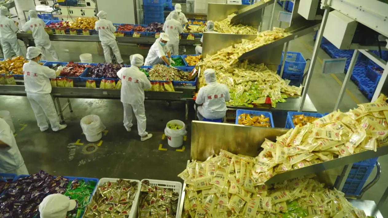 លាវចូវ ឡ័រសឹហ្វេន កន្លែងកែច្នៃគុយទាវទឹកខ្យង មីកញ្ចប់ដ៏ធំ និងដំបូងគេរបស់ខេត្តក្វាងស៊ី