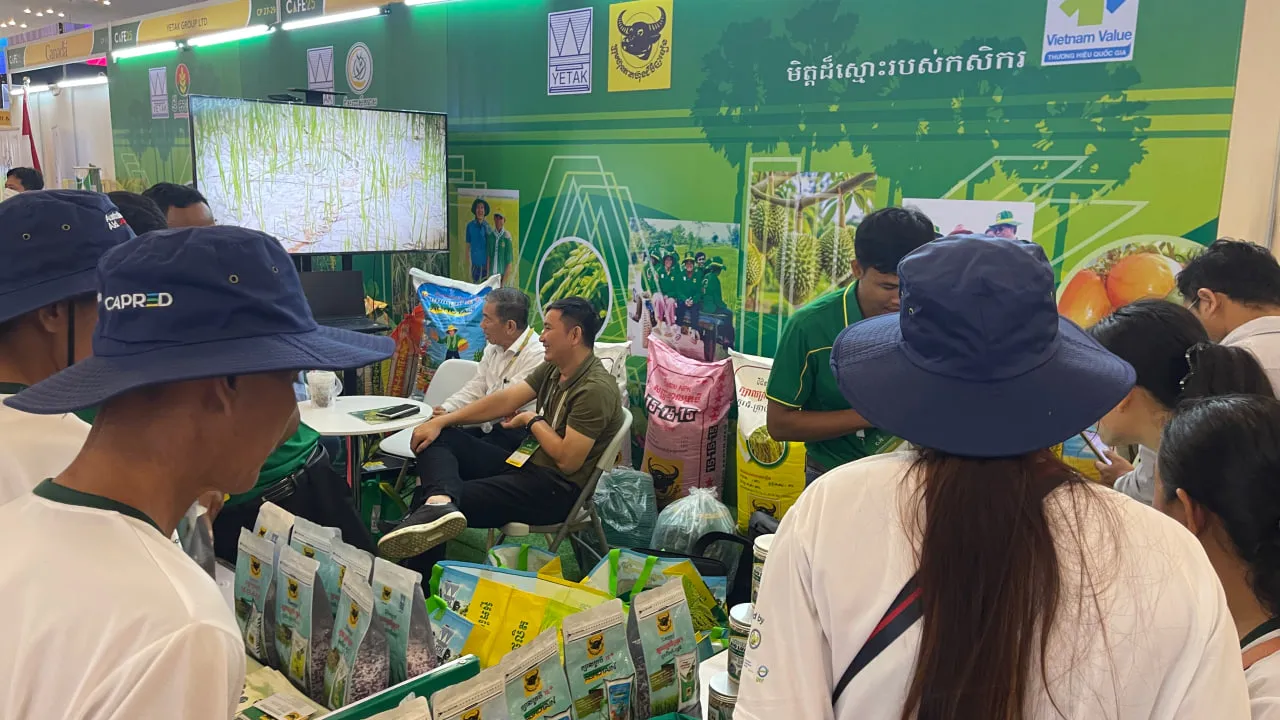 ប្រើប្រាស់ដ្រូនជាទំនើបកម្មកសិកម្មសម័យថ្មី និង ហុច​ទិន្ន​ផលយ៉ាងល្អប្រសើរដល់កសិករ