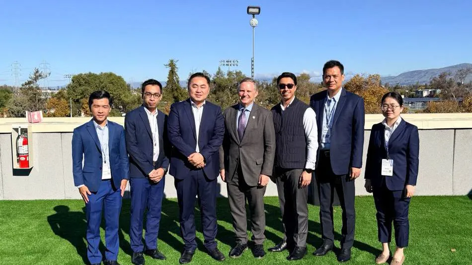 គណៈប្រតិភូក្រសួងប្រៃសណីយ៍ អញ្ជើញចូលរួមកម្មវិធី Silicon Valley Summit 2025 នៅសហរដ្ឋអាម៉េរិក