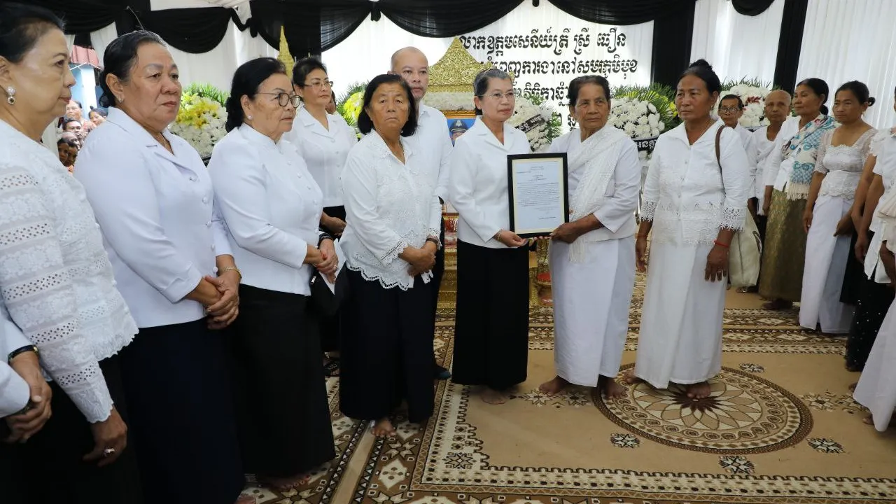 សម្តេច ម៉ែន សំអន អញ្ជើញចូលរួមគោរពវិញ្ញាណក្ខន្ធ​សពវីរៈកងទ័ព លោកឧត្តមសេនីយ៍ត្រី ស្រី ធឿន