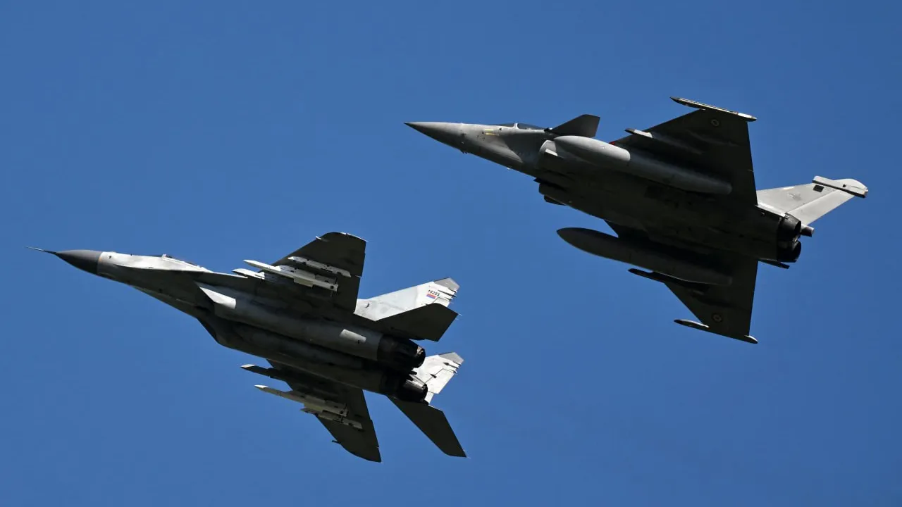 អ្នកជំនាញវិស័យអាកាសចរណ៍រិះគន់យន្តហោះចម្បាំងបារាំង Rafale ថាមិនសមប្រើប្រយុទ្ធក្នុងសង្គ្រាមអ៊ុយក្រែន