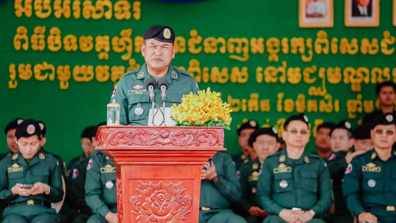 អគ្គស្នងការនគរបាលជាតិ ណែនាំកងកម្លាំងប្រដាប់អាវុធ ប្តេជ្ញារក្សាខឿនការពារជាតិ និងស្ថិរភាពសង្គម