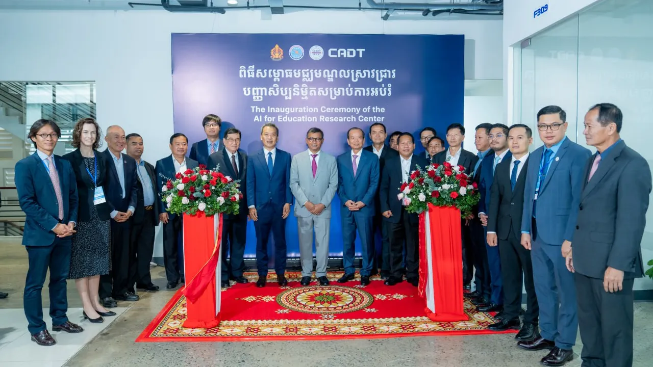 ឯកឧត្តមរដ្ឋមន្ត្រី ជា វ៉ាន់ដេត ៖ បចេ្ចកវិទ្យាបញ្ញាសិប្ប​និម្មិត AI ចូលរួមចំណែកជំរុញសេដ្ឋកិច្ច និង សង្គម