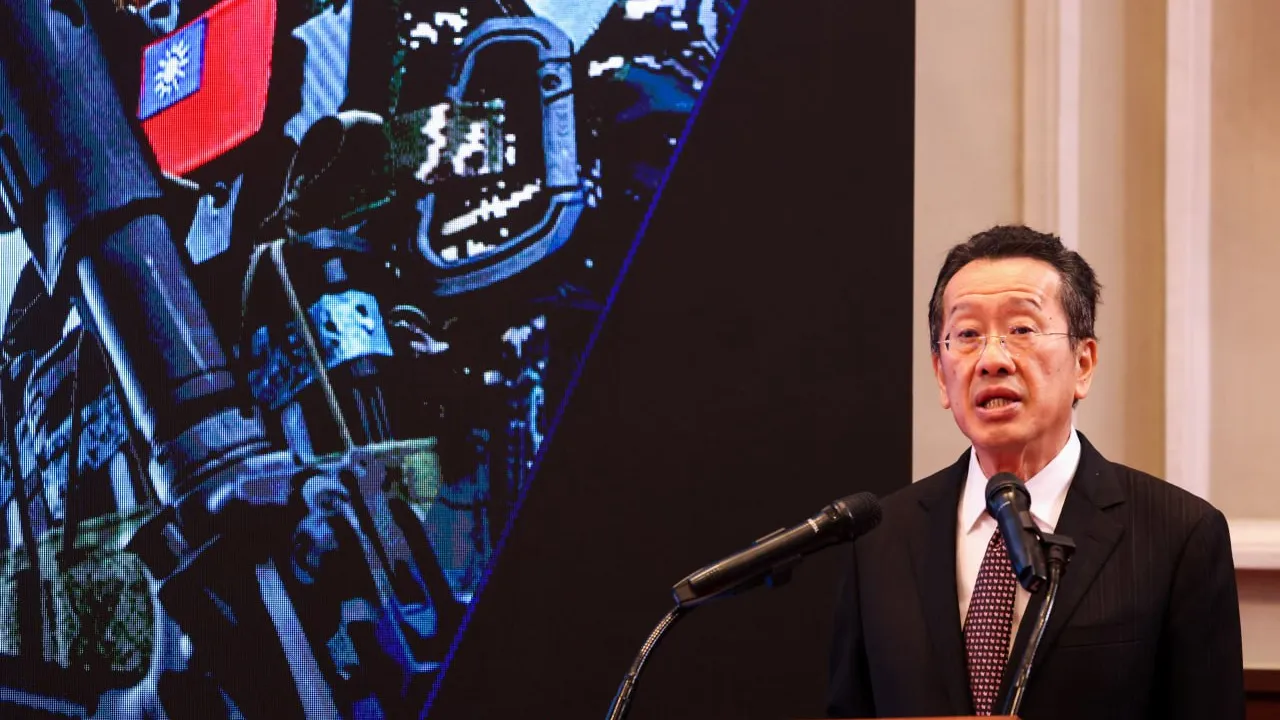 តៃវ៉ាន់ផ្គើនចិន បន្តលួចចរចាទិញអាវុធថែមពីអាមេរិក