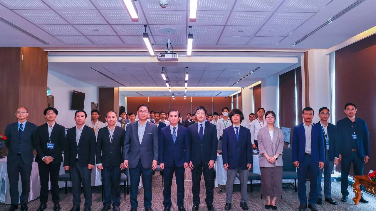 វគ្គបណ្ដុះបណ្ដាលស្តីពី « ក្រុមខៀវ៖ ការពង្រឹងសមត្ថភាពយន្តការឆ្លើយតបបន្ទាន់សម្រាប់ស្ថាប័នរដ្ឋាភិបាល និងប្រតិបត្តិករហេដ្ឋារចនាសម្ព័ន្ធព័ត៌មានសំខាន់ៗ » បានបិទបញ្ចប់