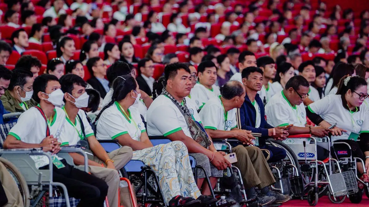 ជនមានពិការភាពជាង៧ពាន់នាក់បានចូលបម្រើការងារនៅតាមក្រសួងស្ថាប័នចំនួន៤០