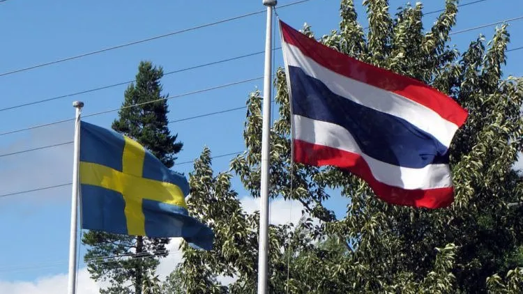 ស៊ុយអែត ដែលលក់យន្តហោះចម្បាំងឲ្យ ថៃ ប្រាប់ពលរដ្ឋខ្លួនកុំទៅកៀកព្រំដែនមានជម្លោះ