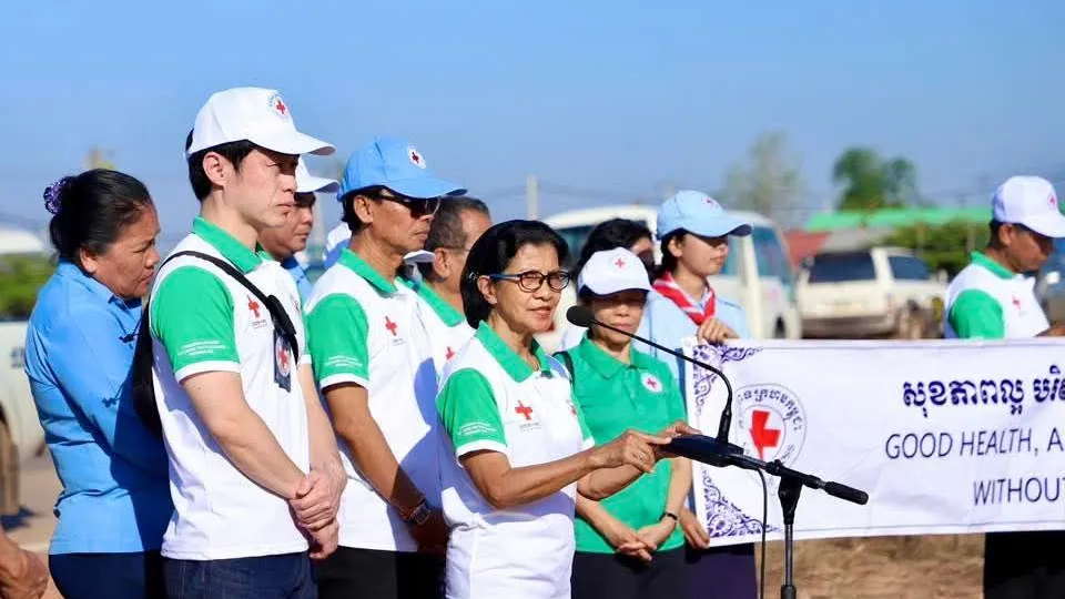 ប្រតិភូយុវជនកាកបាទក្រហមជប៉ុនសាខាហ៊ីរ៉ូស៊ីម៉ាចូលរួមដាំកូនឈើនិងចុះសួរសុខទុក្ខជនភៀសសឹក នៅក្រុងរុនតាឯក តេជោសែន